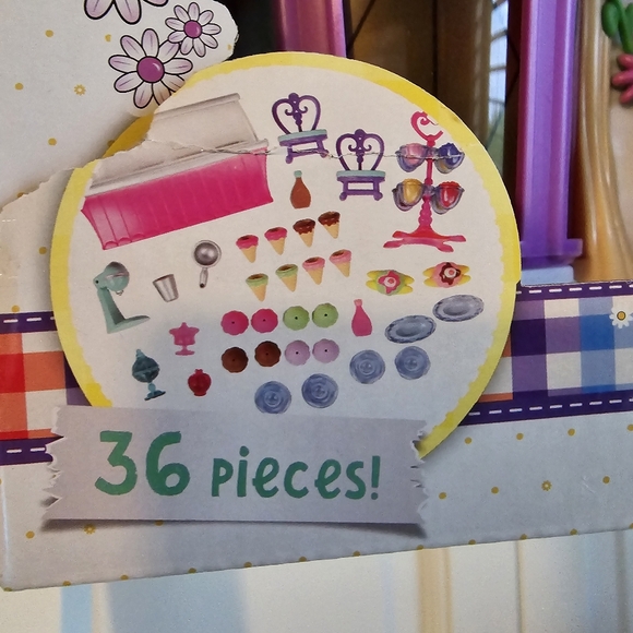 New in box Crystal’s Ice Cream Shop Honey Bee Acres Play set - Picture 2 of 12